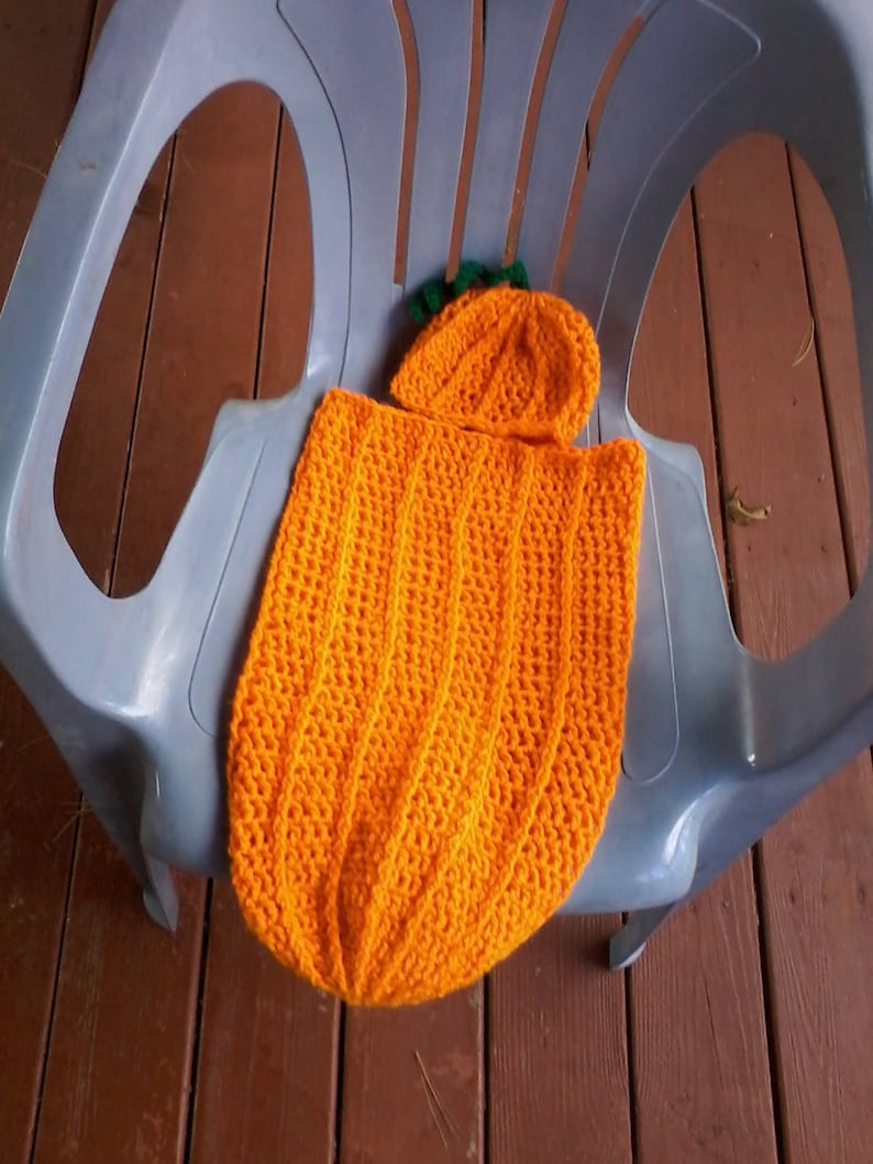 Pumpkin cocoon & hat image 3
