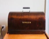 SINGER Sewing Machine Bentwood Case. 1930s SINGER Wooden Cover. SINGER Wooden Cover.