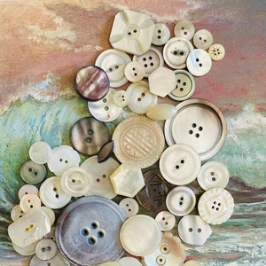 Vintage Mother of Pearl Buttons, Lot of 50 Antique Sewing Buttons, True  Vintage Genuine MOP Buttons Large Assorted Lot, Shell Buttons 