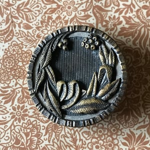 Antique Metal Layered Victorian Picture Button Nature Leaves Berries