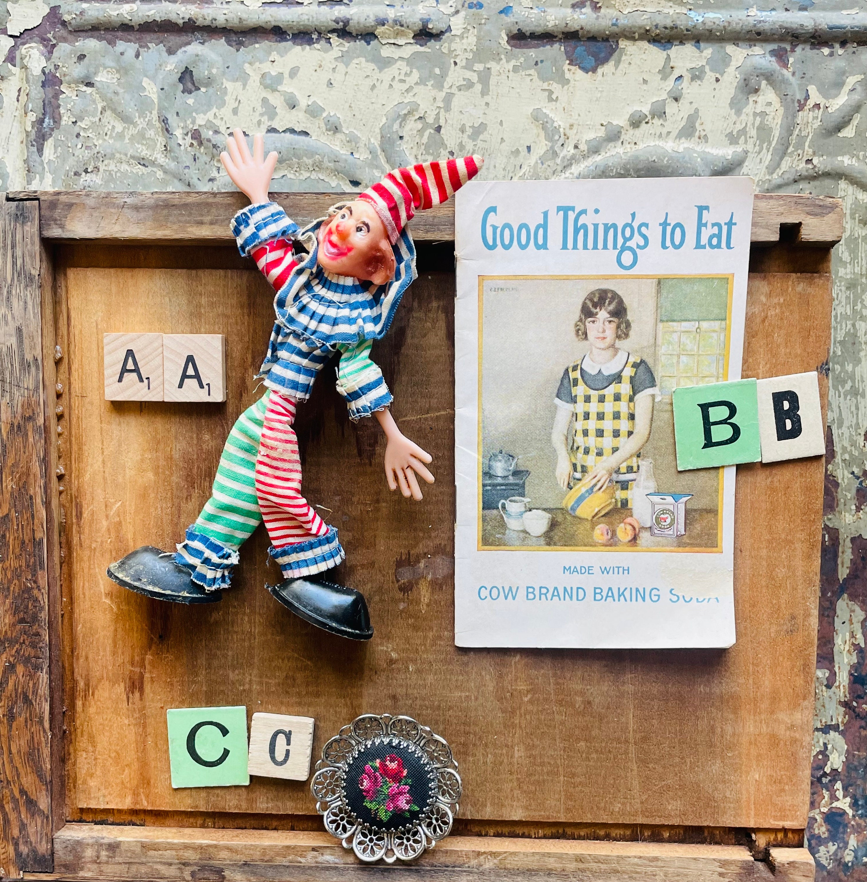 US junk drawer／アメリカのヴィンテージ小物 Shop My Vintage Junk Drawer Toys Trinkets Treasures Choice of Old