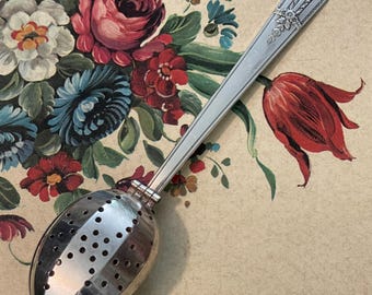 Vintage WM. A. Rogers A1 Plus Tea Infuser Hinged Spoon Oneida LTD Silverplate