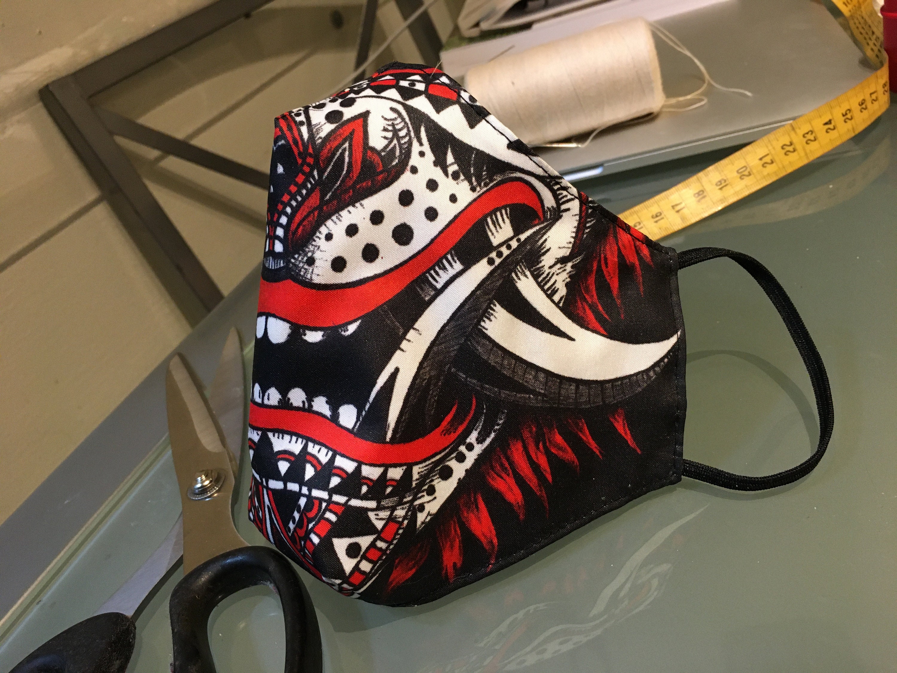 Máscara negra japonesa en forma de guerrero Etsy España