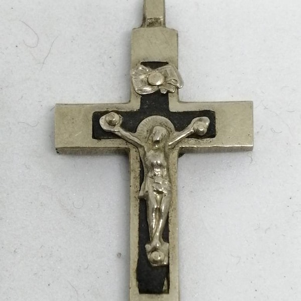 Vintage ancienne croix métal argenté christianisme crucifix jésus coeur flamme