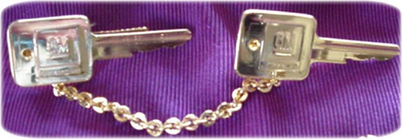General Motors Key Sweater Guard GM