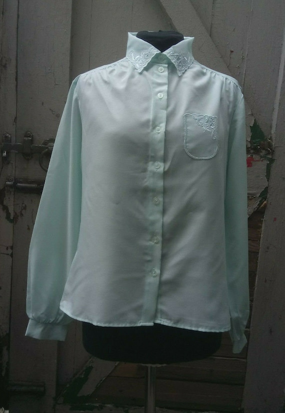 Vintage Wacky Hippie INT Ladies Garment Workers Union ButtonDown Shirt Size Small Dress Shirt 1970s 70s Original Classic Rare Made USA