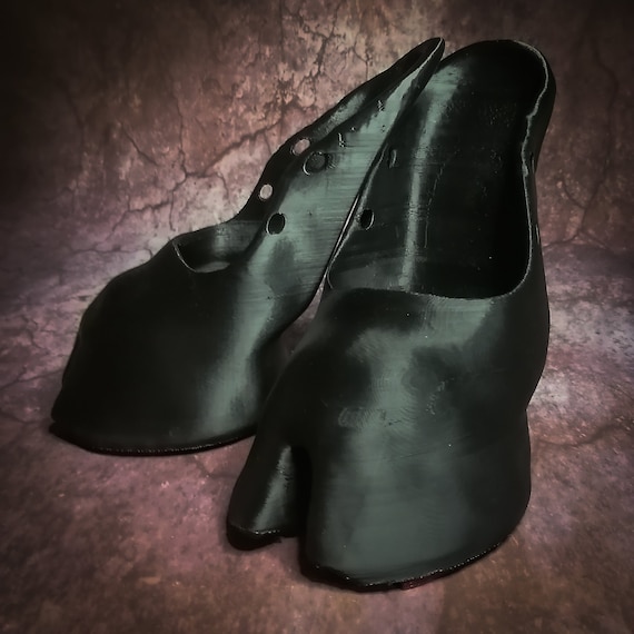 Scarpe da zoccolo nere da satira per cosplay fantasy Zoccoli stampati in 3D Zoccoli da satira per cosplay Zoccoli da elfo indossabili Etsy Italia