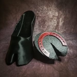 Black Satire Hoof Shoes for Fantasy Cosplay - 3D Printed Hooves - Cosplay Satire Hooves - Elf Hooves Wearable