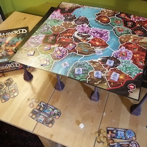 The Elevatron - an Elevated Platform for Board games and D&D Sessions