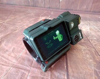 フォールアウト　ピップボーイ2000 Amazon.com: Fallout Pip-Boy 2000 Mk VI Construction Kit, +14