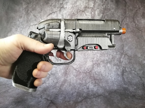 Blade Runner Gun Deckard S Hand Cannon From The Original Etsy Blade Runner Gun Deckard S Hand Cannon From The Original Etsy