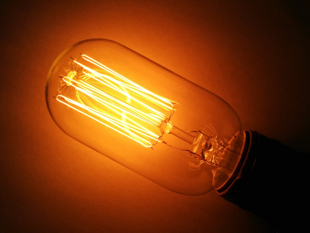 Simple Vintage Lighting T45 Edison Radio Light Bulb, E26 Base, 40W or