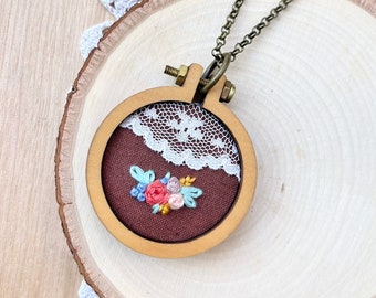 Mini Embroidery Hoop Necklace With Vintage Lace, Brown Necklace, Hand Embroidered Jewelry, Lace Necklace, Wildflower Necklace, Mini Hoop