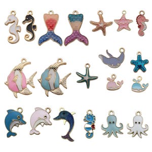 10/20 piezas de dijes de vida marina esmaltados de aleación con diseño de pulpo, caballito de mar y ballena para hacer pulseras, collares y accesorios de joyería