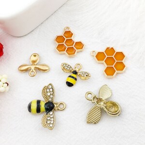 5 piezas de esmalte de abeja para hacer joyas, lindo pendiente, colgante, pulsera, collar, dijes de diseño diy, dijes de abeja, colgante de abeja pequeña imagen 4