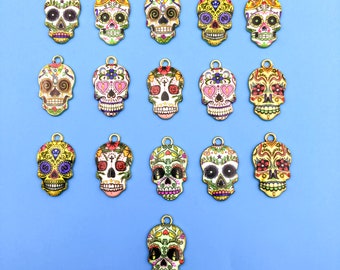 11 pièces, pendentif tête de mort imprimé en émail multicolore, accessoires de bijoux, breloques de Bracelet, fournitures artisanales, fabrication de bricolage