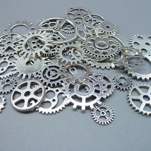 Mix 100pcs Antique Silver Gear Charms,  Wholesale Vintage steampunk Pendant Fit Bracelets Necklace DIY Metal Jewelry Making