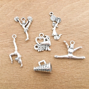 10/20/30pcs Cheerleader Megáfono Charms Tono plateado antiguo para la pulsera de collar de bricolaje Suministros de fabricación de joyas
