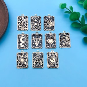 10 Stück 18 * 28mm Emaille Schwarz Tarot Karte Charms Legierung Metall Anhänger für DIY Armband Halskette und Schmuck machen Zubehör