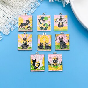 5/8 Uds. 21*28mm carta de Tarot esmaltada sol y luna dijes de gato colgantes de aleación de Metal para accesorios de fabricación de joyería DIY