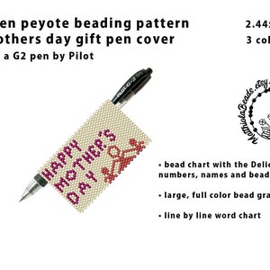 Peut inclure: Un protège-stylo en perles avec les mots "HAPPY MOTHER'S DAY" en perles violettes. Le protège-stylo mesure 6,2 cm sur 3,8 cm et est réalisé avec 3 couleurs de perles.