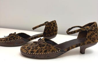 Sandali con tacco Anne Michelle con stampa leopardata, cinturino alla caviglia in pelliccia sintetica, colore marrone, taglia 8.5