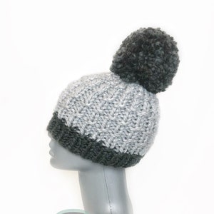 Light Grey Chunky Knit Hat with Pom Pom, Silver Gray Ribbed Knit Beanie, Gray Heather Winter Hat , Ribbed Knit Hat, Women&#39;s Ski Cap