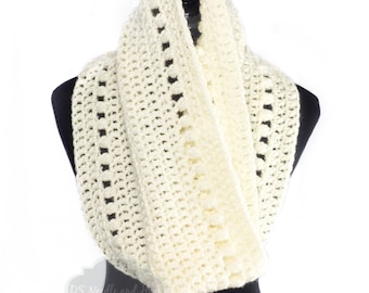 Cream Crochet Scarf, Beige Crochet Cowl, Off White Crochet Scarf, Handmade Infinity Scarf, Winter White Neck Warmer, Crochet Snood