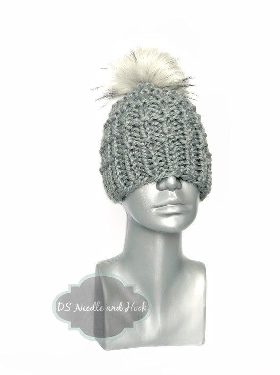 Light Grey Chunky Knit Hat With Faux Fur Pom, Silver Gray  display picture 1