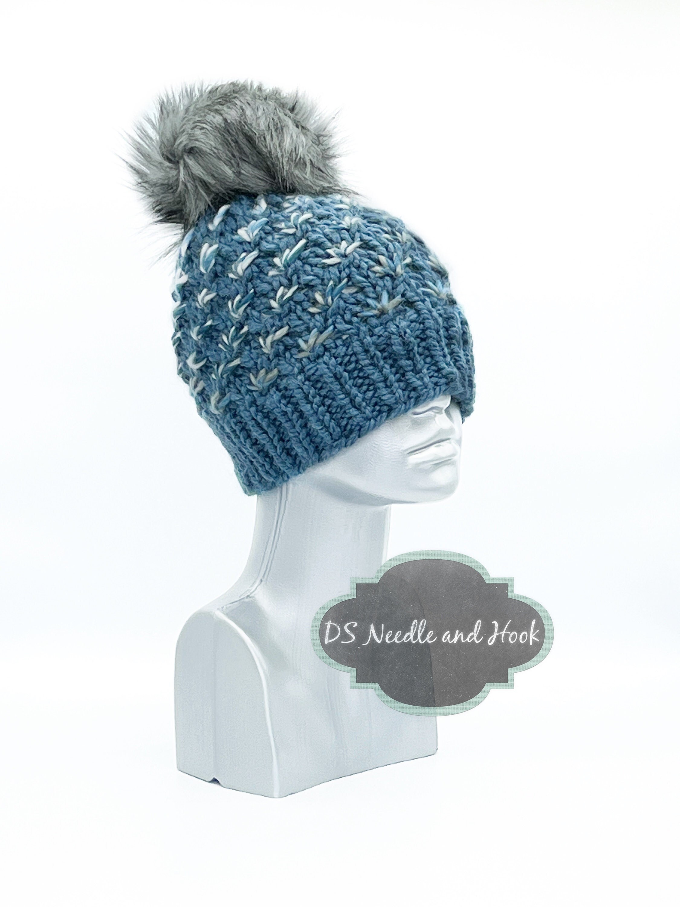Blue Chunky Beanie With Gray Fur Pom, Navy Blue Knit Hat  display picture 3