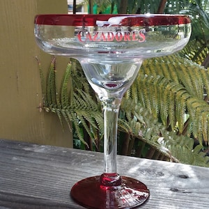 Cazadores Tequila Margarita Glass. Red rimmed and bottom. Nice! 100% De Agave