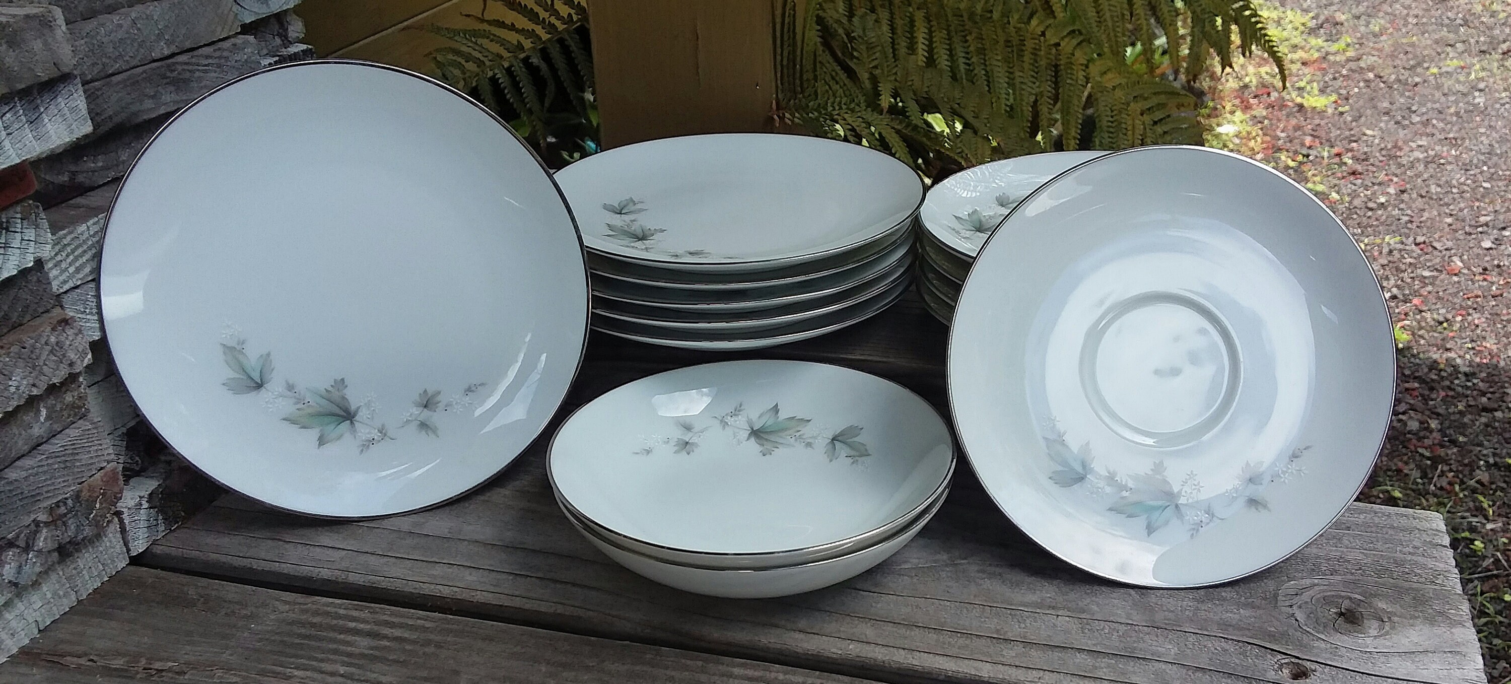 Noritake Sezanne #6851 (13) Pieces Total. 6 Bread and Butter