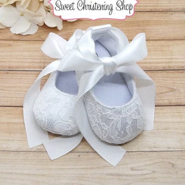 White Lace Baptism Shoes - White Christening Shoes - Baptismal Shoes Girl - Lace Baby Shoes - Baby Wedding Shoes - Baby Flower Girl Shoes