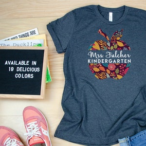 Floral Apple Teacher T-shirt: Vintage Style, Super-Soft