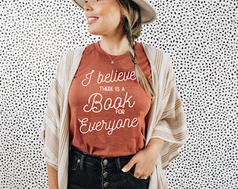 Book Lover T-shirt: Vintage Scripted Librarian Tee