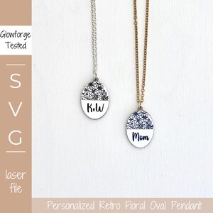 SVG-bestand | Gepersonaliseerde ovale retro-hanger met bloemen| Gestreepte bloemenketting SVG | Lasergesneden bestand | Glowforge-getest | Moederdagcadeau