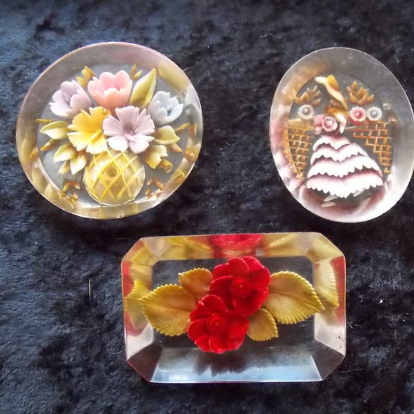 Three 1940s Perspex Brooches