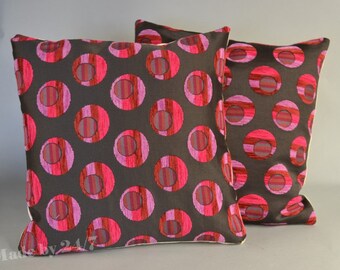 40 x40 cm ( 16" x 16" ) Handmade Pillow cover retro style - mid century  Throw - Cushion cover Fuchsia circles