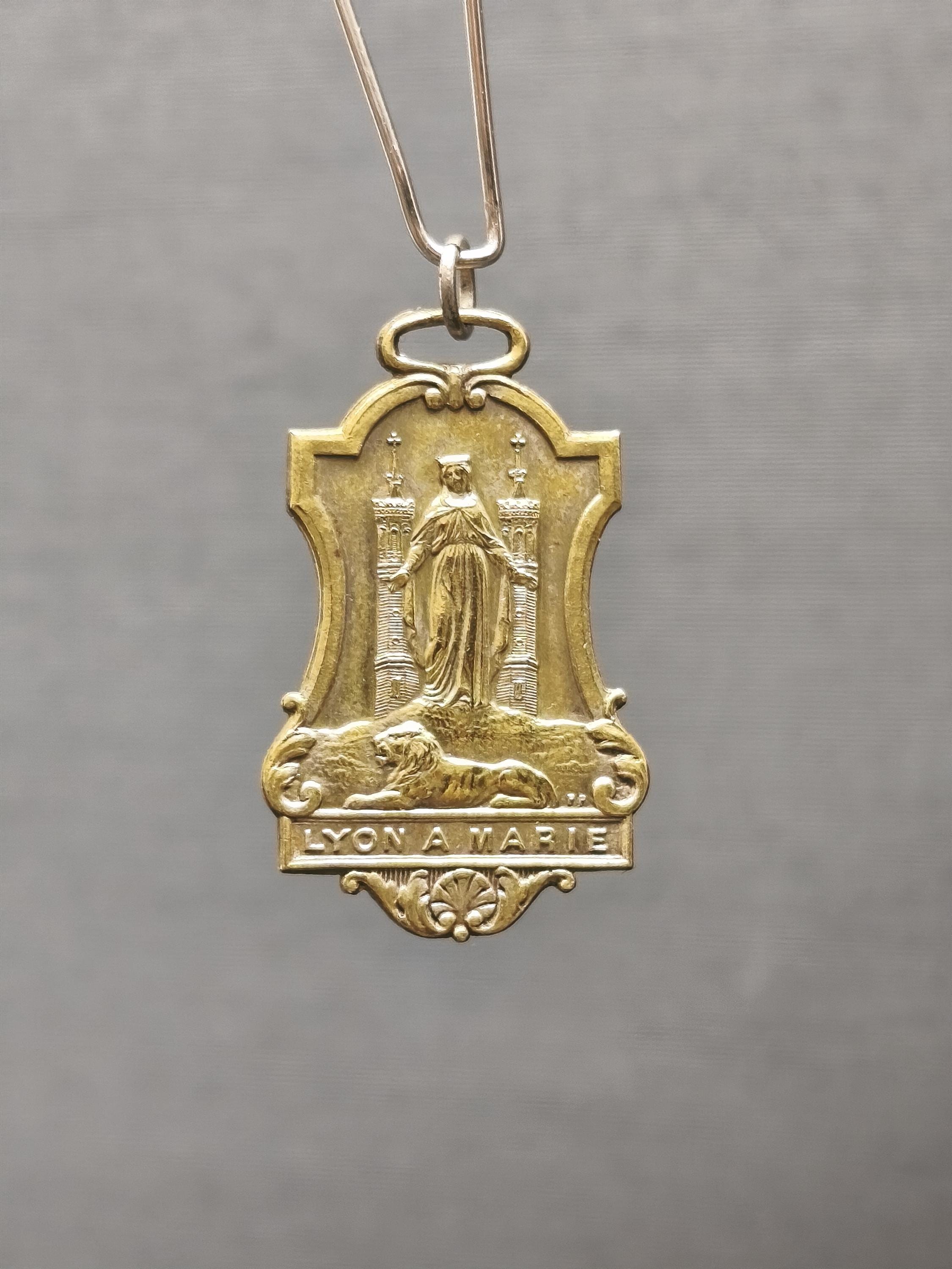 m6533フランス 聖母マリア LYON A MARIE メダイ PENIN作 Religious 