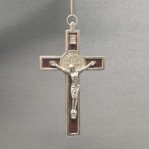 Groot kruisbeeld Corpus Christi - Heilige Jezus Christus en Sint-Benedictus - hanger - Religieus kruis