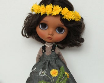 Blythe doll dandelion wreath.