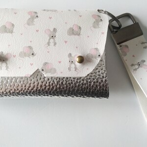 Porte-monnaie en similicuir Sweet Little Mouse avec porte-clés assorti, fête d'anniversaire, cadeaux, porte-cartes, cuir végétalien, porte-monnaie à pression, clous en laiton