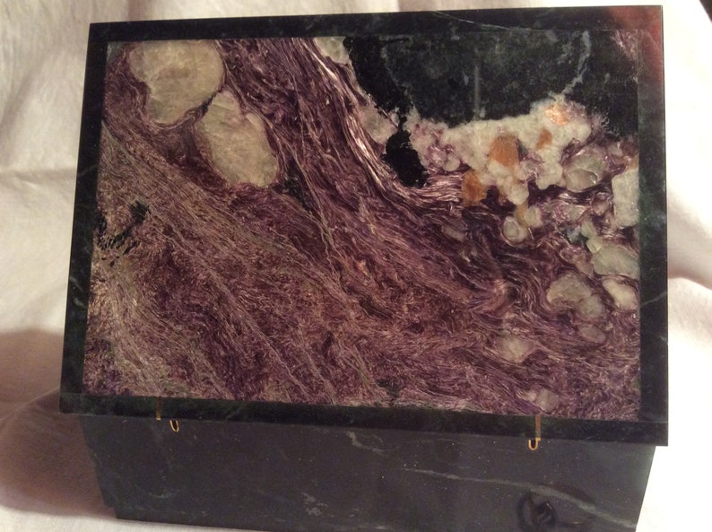 Unique Mineral Charoite from Siberia Polished Natural Stone Jewelry Box Made of Green Serpentine and Violet Charoite