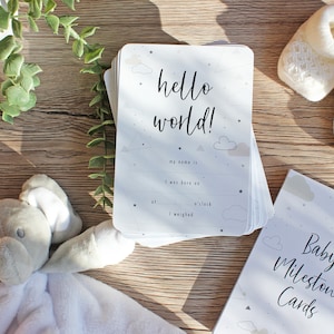Cartes d’étape pour bébé - Cadeaux de baby shower - Cartes de moments de bébé à thème neutre - Nuages, Triangles et Étoiles