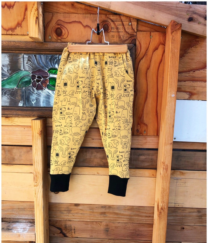 Kids joggers size 5