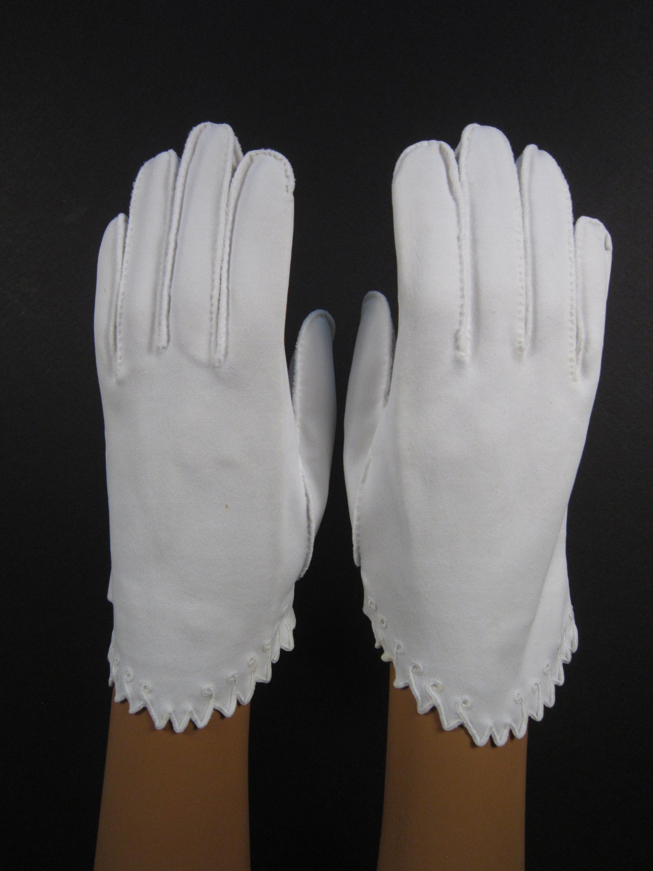 Sz 7 Vintage White Gloves w/embroidery for Etsy