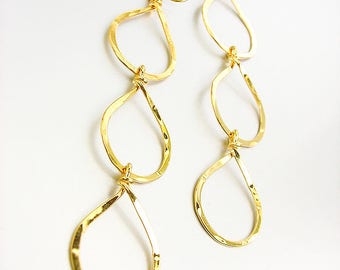 UNIQUE Léger Artisanal Or Triple Teardrop Dangle Boucles d'oreilles, Artisanal, Cascade, Lustre, Boho, Minimaliste, LIVRAISON GRATUITE!