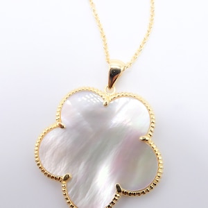 EXQUISITE 18kt Yellow Rose White Gold Plated Mother Pearl Shell 5 Petal Clover Flower Pendant Thin Chain Necklace, Luxurious, FREE SHIPPING!