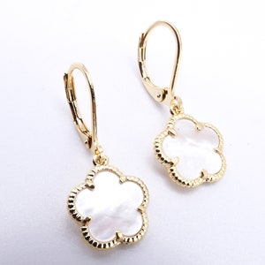 GORGEOUS Dainty Lightweight 18kt Gold Plated 5 Petal Mother Pearl Shell Clover Flower Leverback Hook Petite Earrings, FREE SHIPPING!