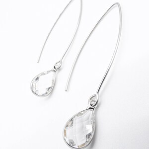 Lindos brincos delicados em formato de lágrima de quartzo transparente facetado, cristal pequeno, prateados, minimalistas, pendurados, FRETE GRÁTIS!